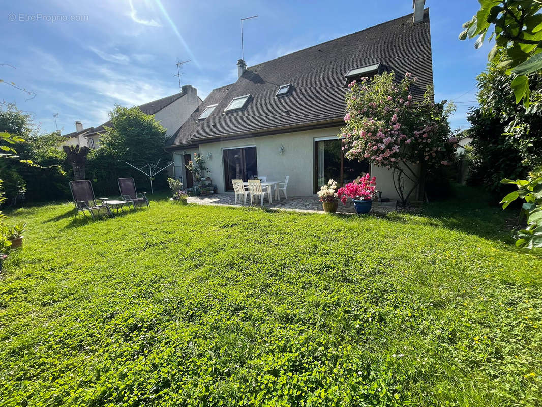 Maison à TREMBLAY-EN-FRANCE