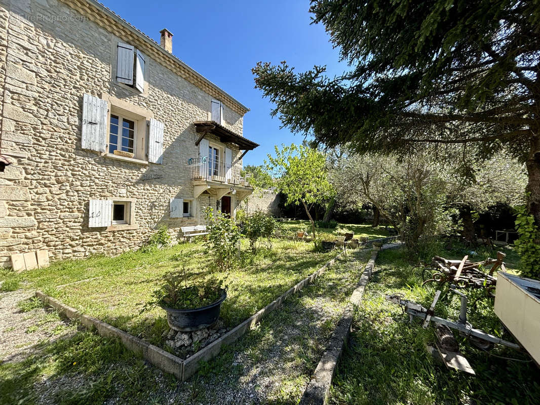 Maison à GRIGNAN