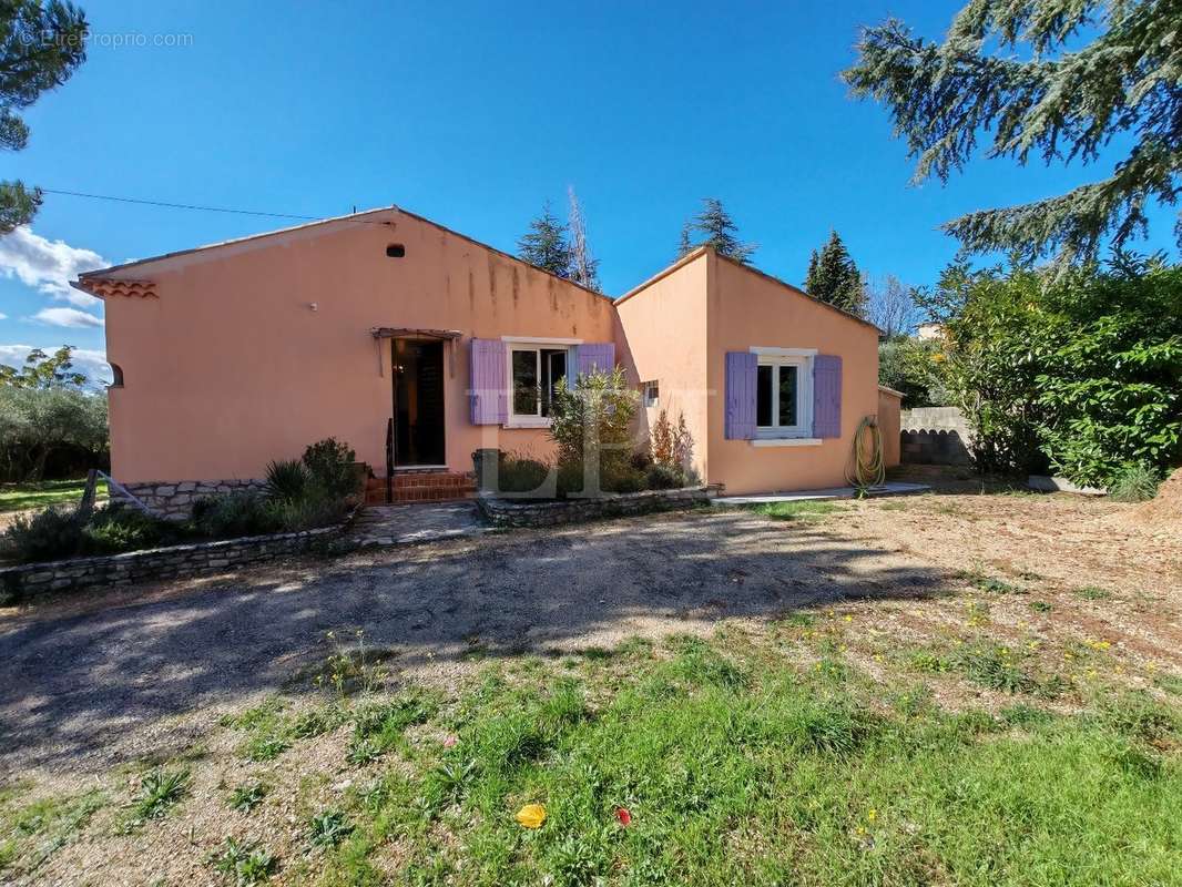 Maison à SAINT-SATURNIN-LES-APT