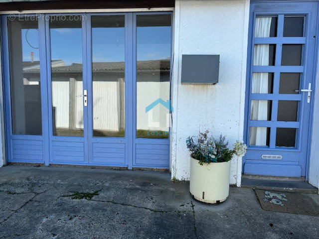 Appartement à DONVILLE-LES-BAINS