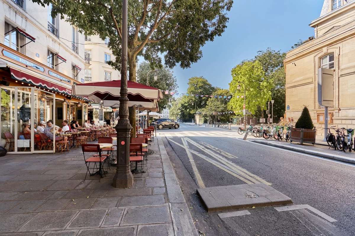 Appartement à PARIS-3E