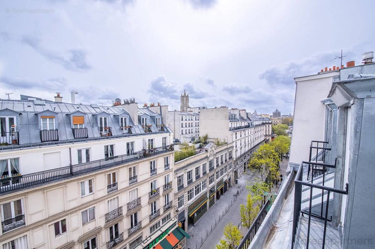 Appartement à PARIS-1E