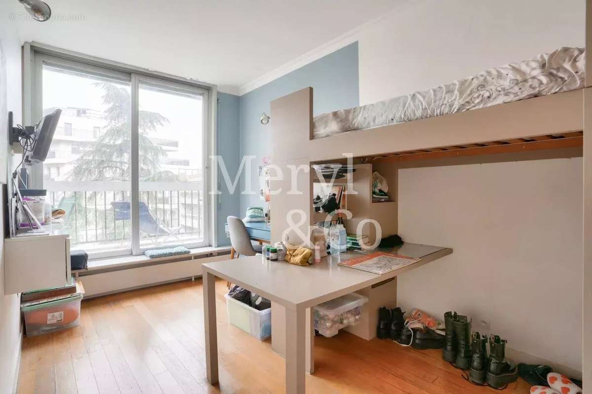 Appartement à NEUILLY-SUR-SEINE