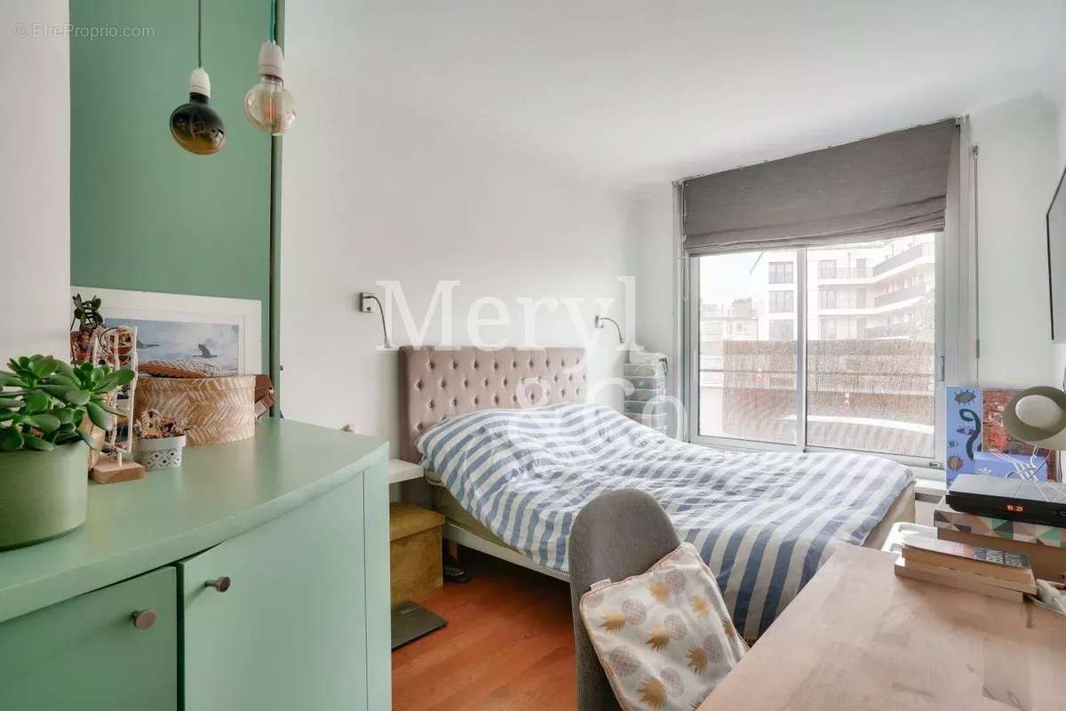 Appartement à NEUILLY-SUR-SEINE