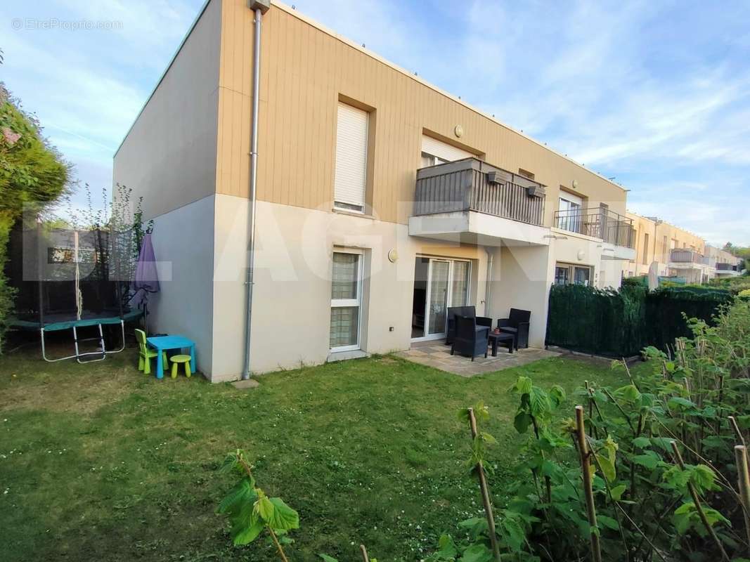 facade2 - Appartement à SAINT-GERMAIN-SUR-MORIN