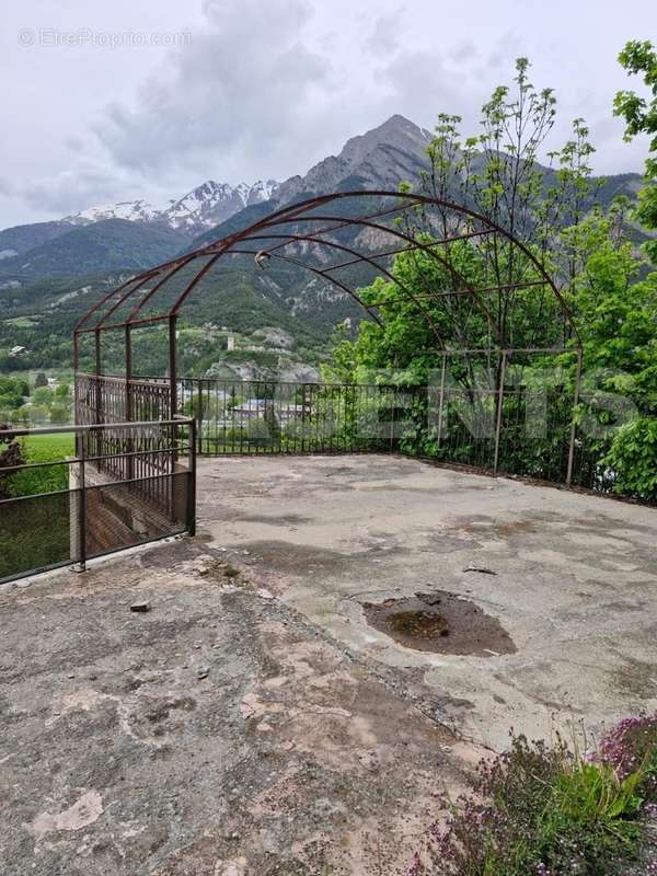 terrasse - Commerce à JAUSIERS