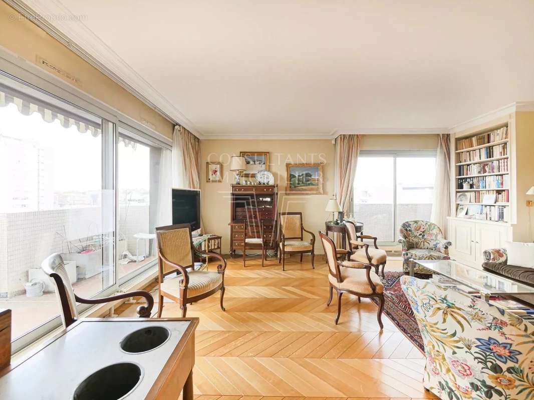 Appartement à PARIS-15E