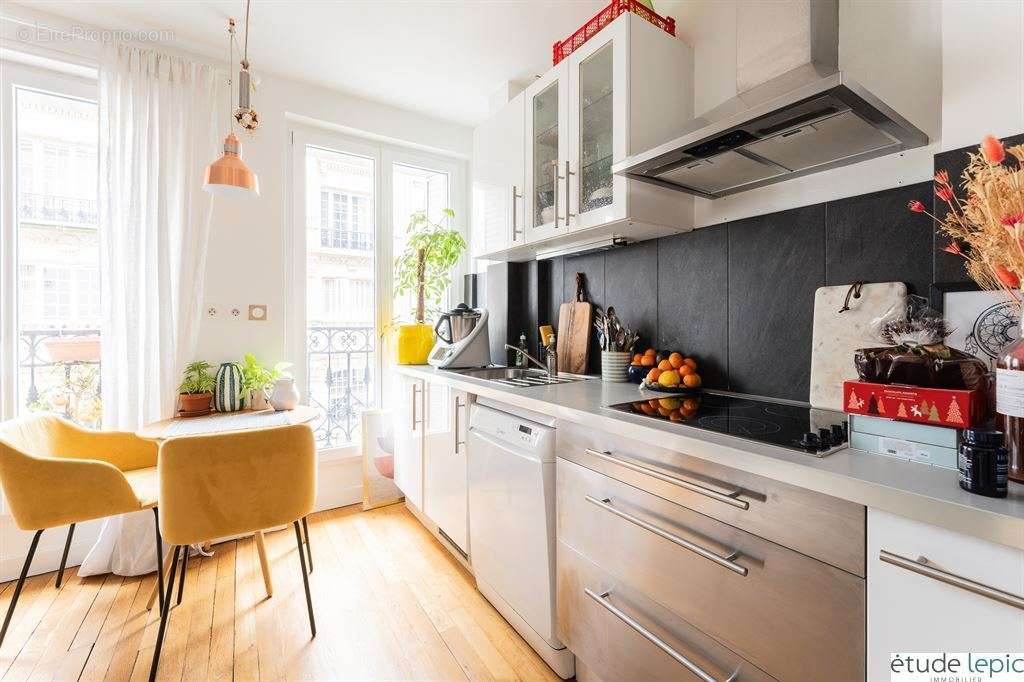 Appartement à PARIS-18E