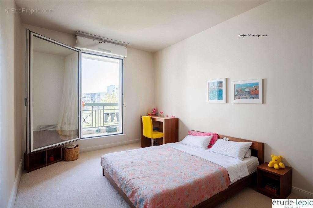 Appartement à PARIS-18E