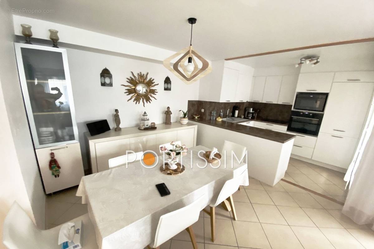 Appartement à SAINT-LAURENT-DU-VAR