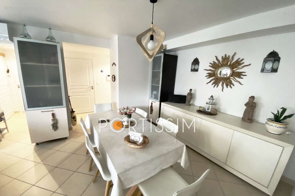 Appartement à SAINT-LAURENT-DU-VAR