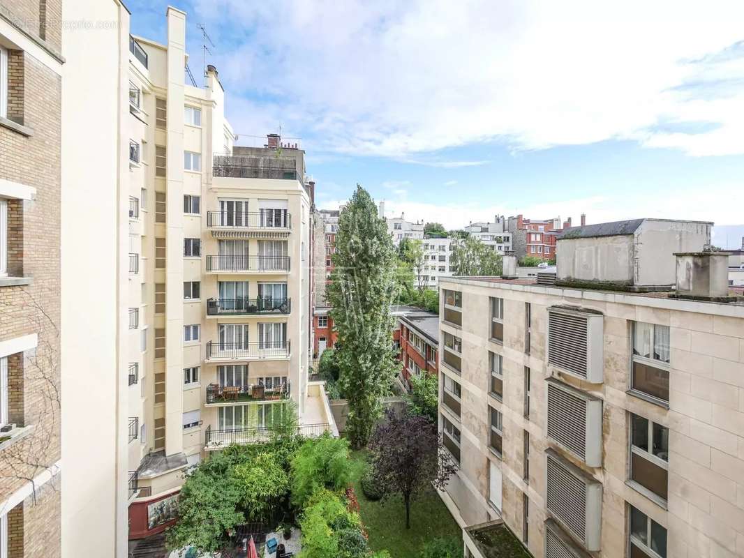 Appartement à NEUILLY-SUR-SEINE