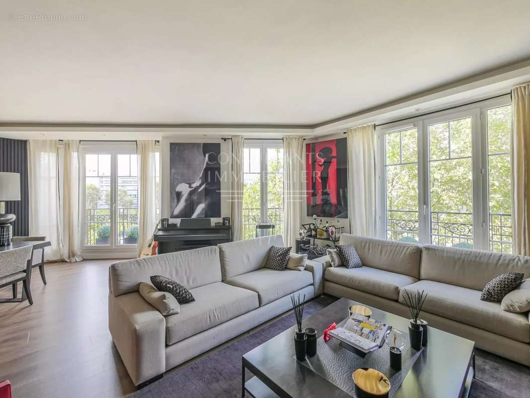 Appartement à NEUILLY-SUR-SEINE