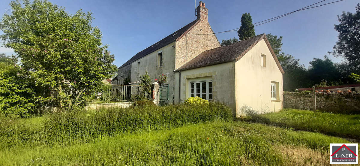 Maison à MONTMERREI