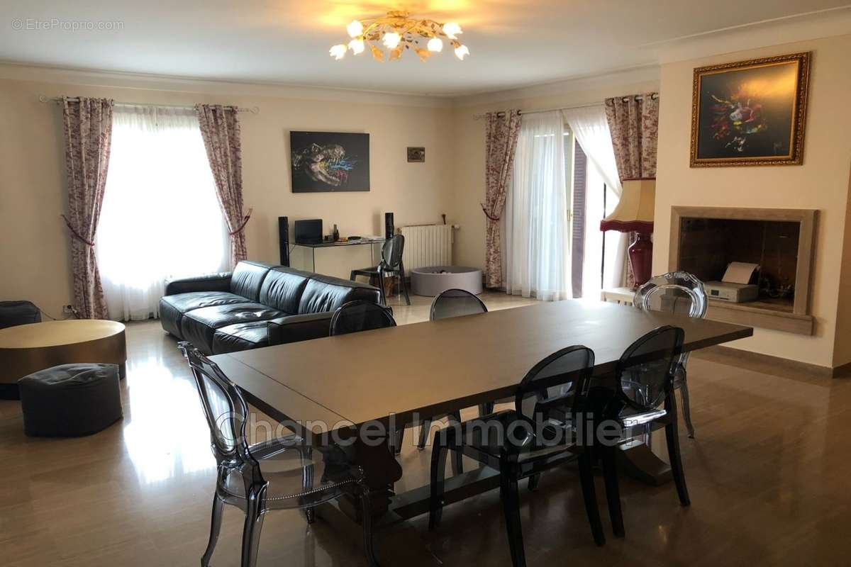 Appartement à VENCE