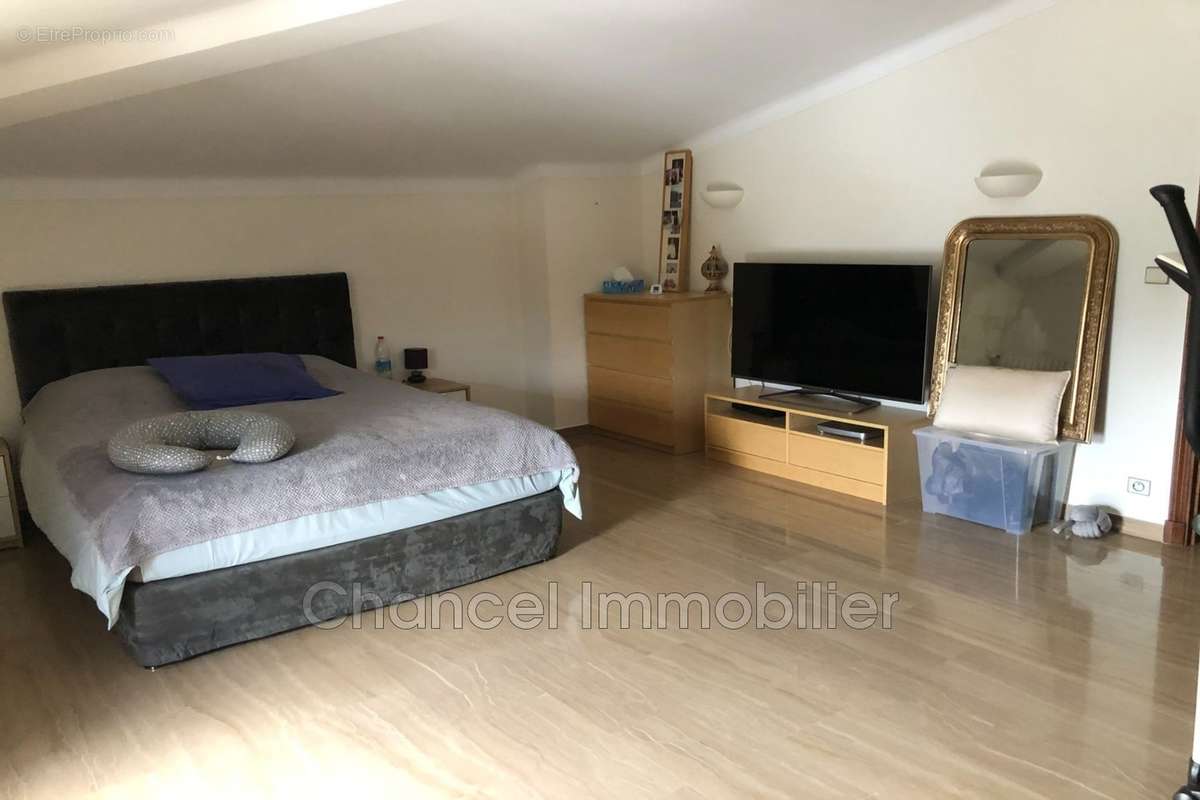 Appartement à VENCE