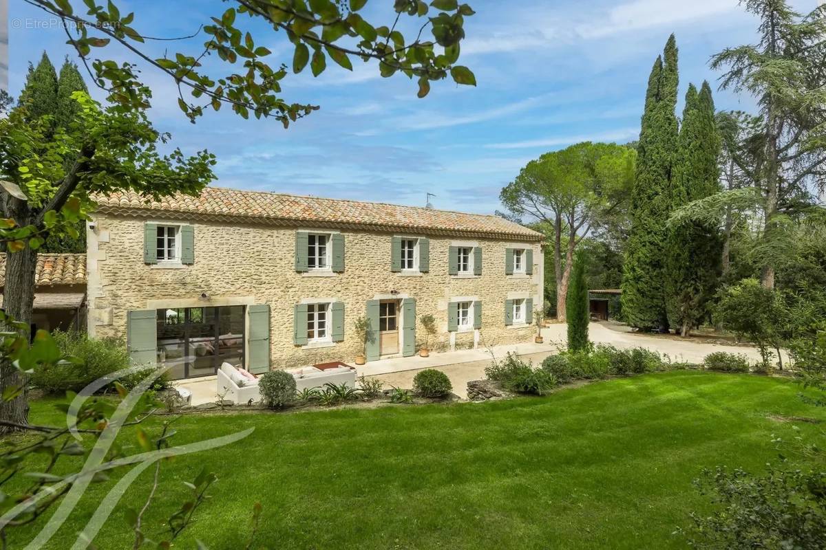 Maison à MAS-BLANC-DES-ALPILLES