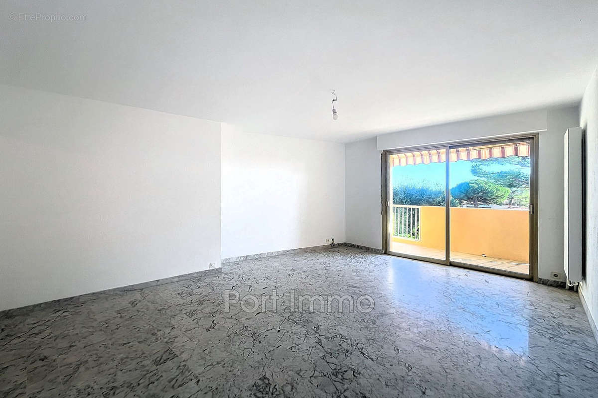 Appartement à CAGNES-SUR-MER