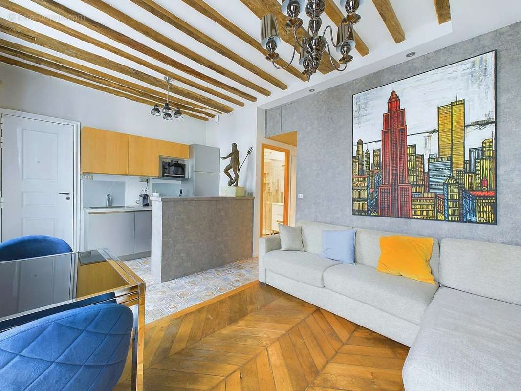 Appartement à PARIS-1E