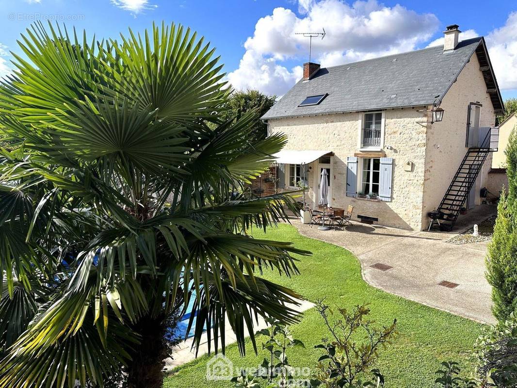 Je vous invite à découvrir cet ensemble de deux maisons à vendre dans un secteur calme et recherché. - Maison à MILLY-LA-FORET