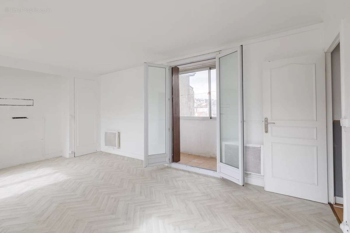 Appartement à MARSEILLE-4E