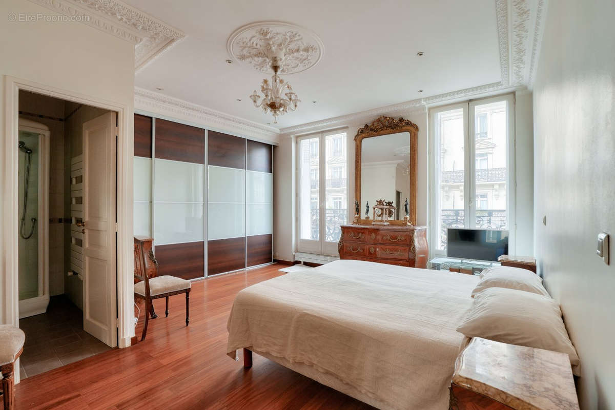 Appartement à PARIS-6E