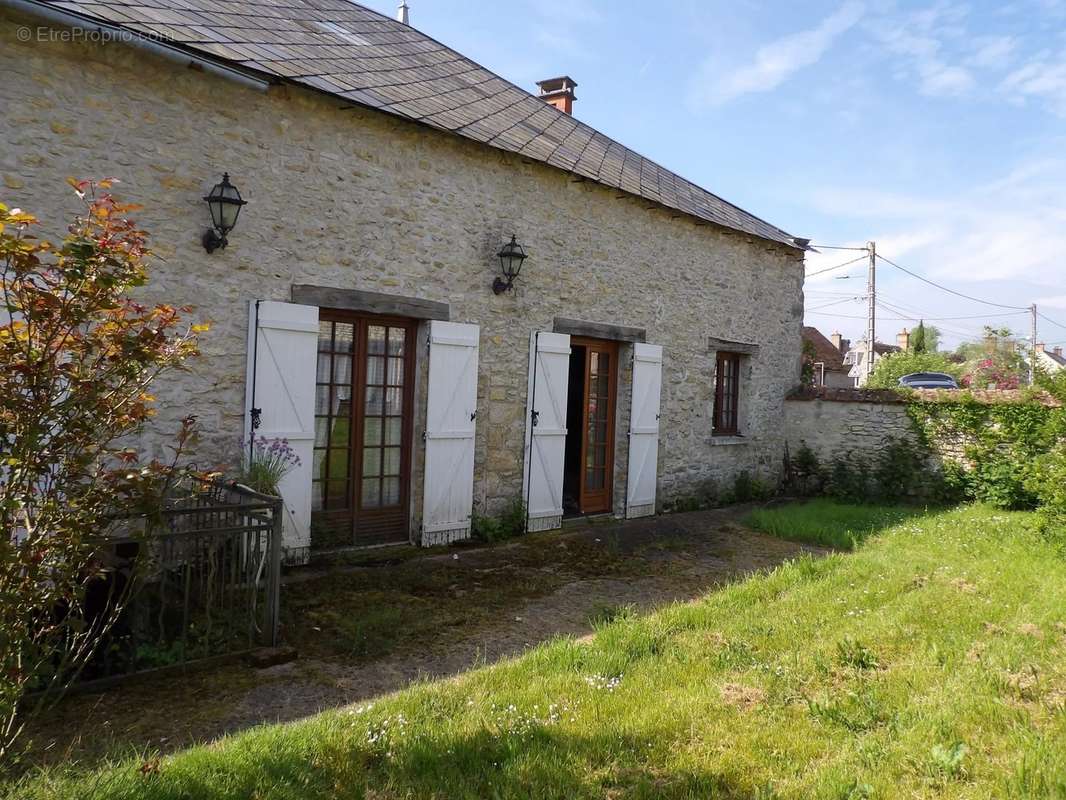 Maison à AULNAY-LA-RIVIERE