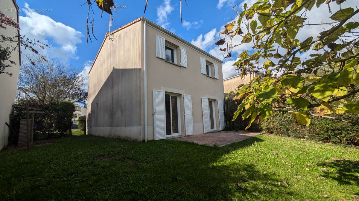 Maison à TONNAY-CHARENTE