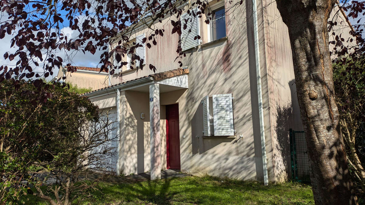 Maison à TONNAY-CHARENTE