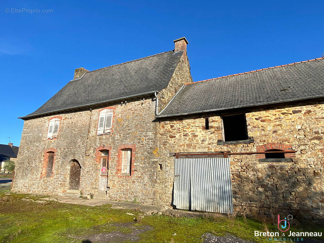 Maison à SAINT-CHRISTOPHE-DES-BOIS