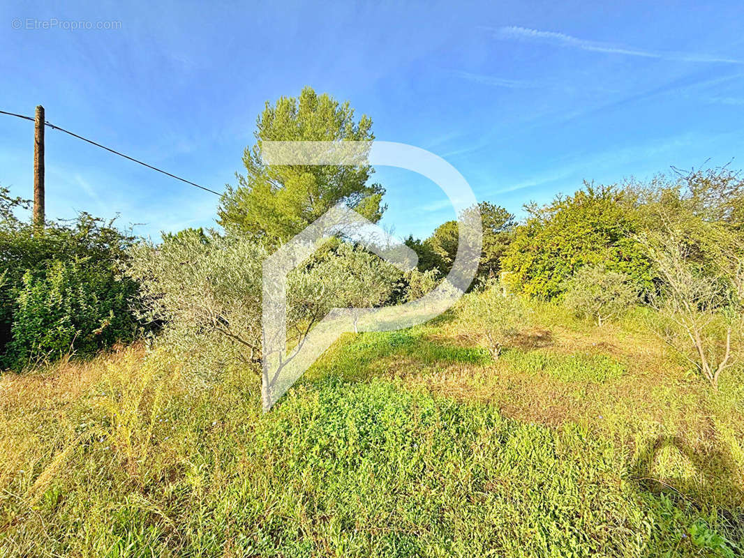 Terrain à AIX-EN-PROVENCE