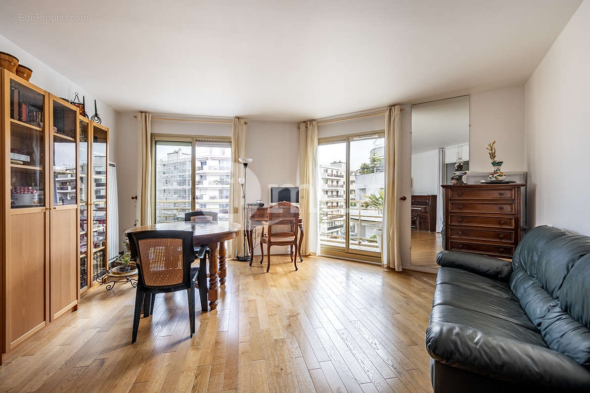 Appartement à LEVALLOIS-PERRET