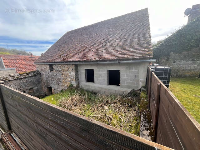 Maison à GRANCEY-LE-CHATEAU-NEUVELLE