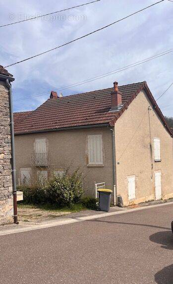 Maison à GRANCEY-LE-CHATEAU-NEUVELLE