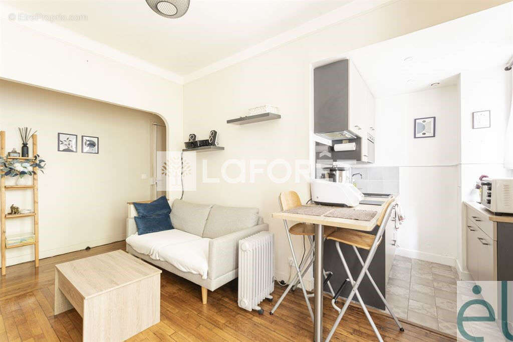 Appartement à PARIS-17E