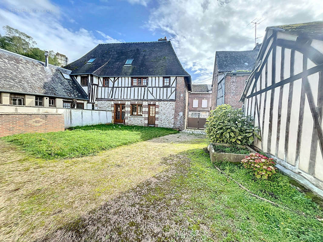 Maison à BRIONNE