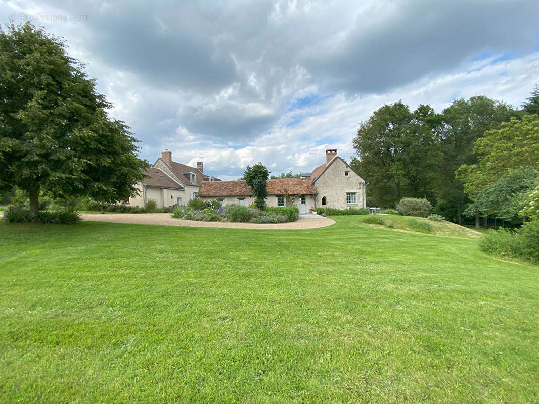 Maison à MONTHOU-SUR-BIEVRE