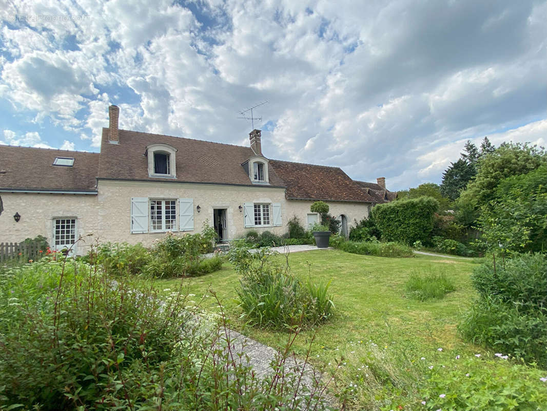 Maison à MONTHOU-SUR-BIEVRE