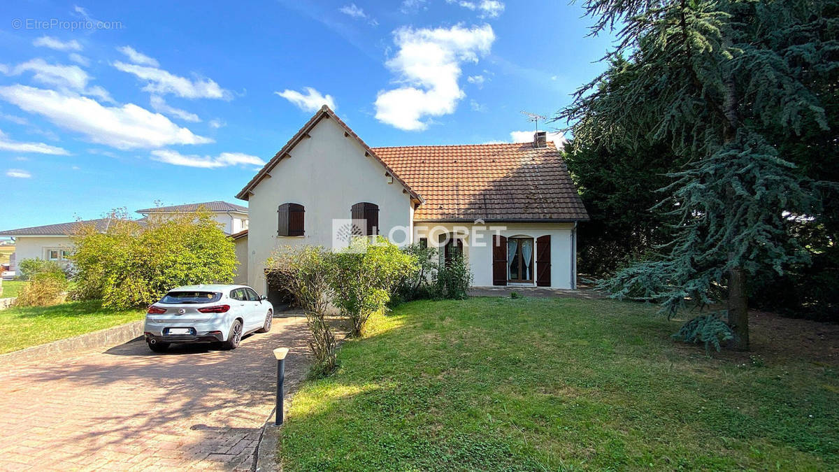 Maison à PAREY-SAINT-CESAIRE