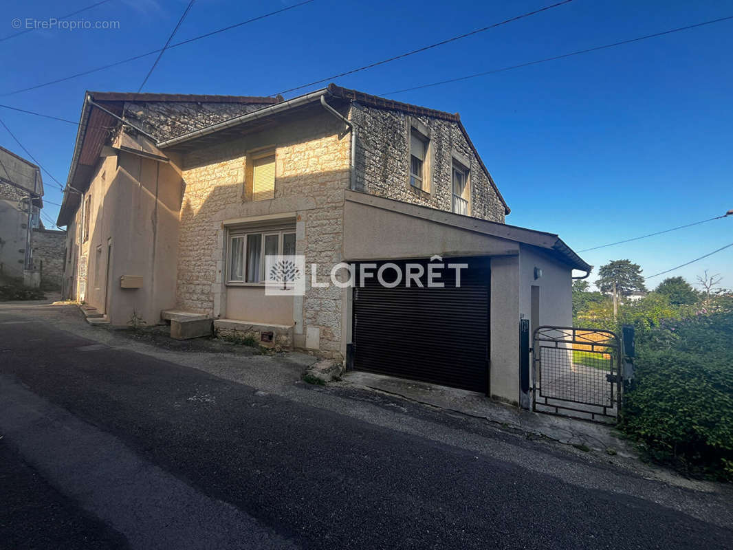 Maison à COUSANCE