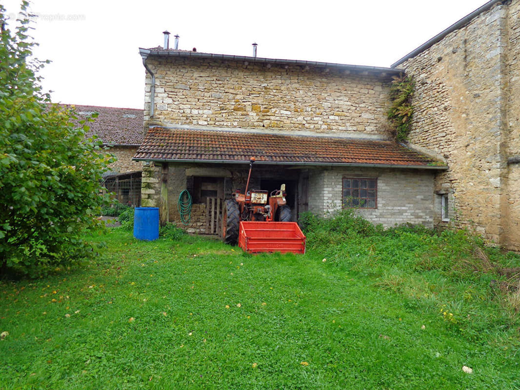 Maison à FAVIERES