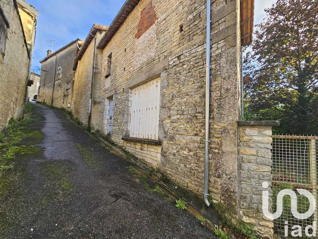 Photo 2 - Maison à RUFFEC