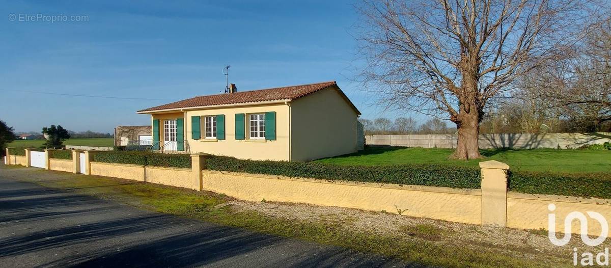 Photo 1 - Maison à SAINT-CHRISTOPHE-DU-LIGNERON