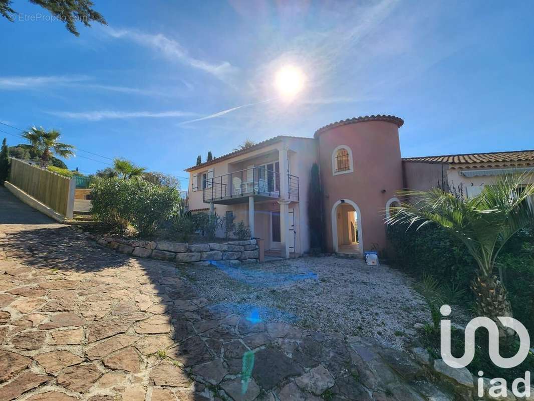 Photo 3 - Appartement à ROQUEBRUNE-SUR-ARGENS