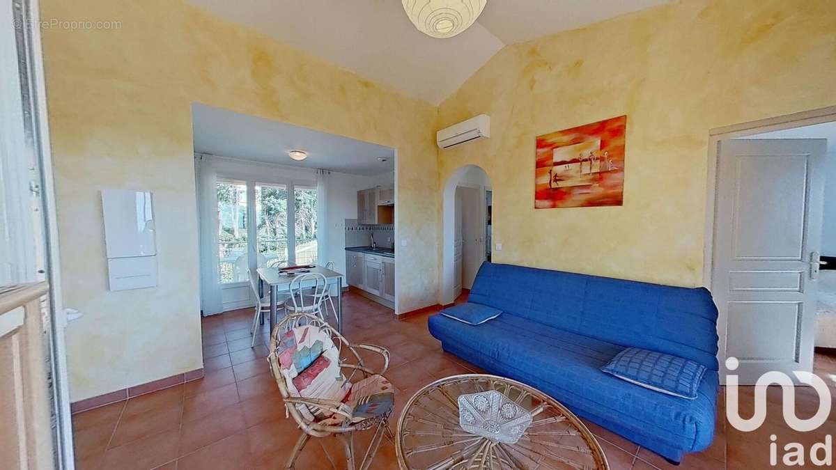 Photo 8 - Appartement à ROQUEBRUNE-SUR-ARGENS