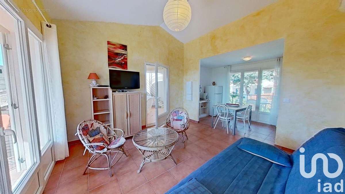 Photo 9 - Appartement à ROQUEBRUNE-SUR-ARGENS