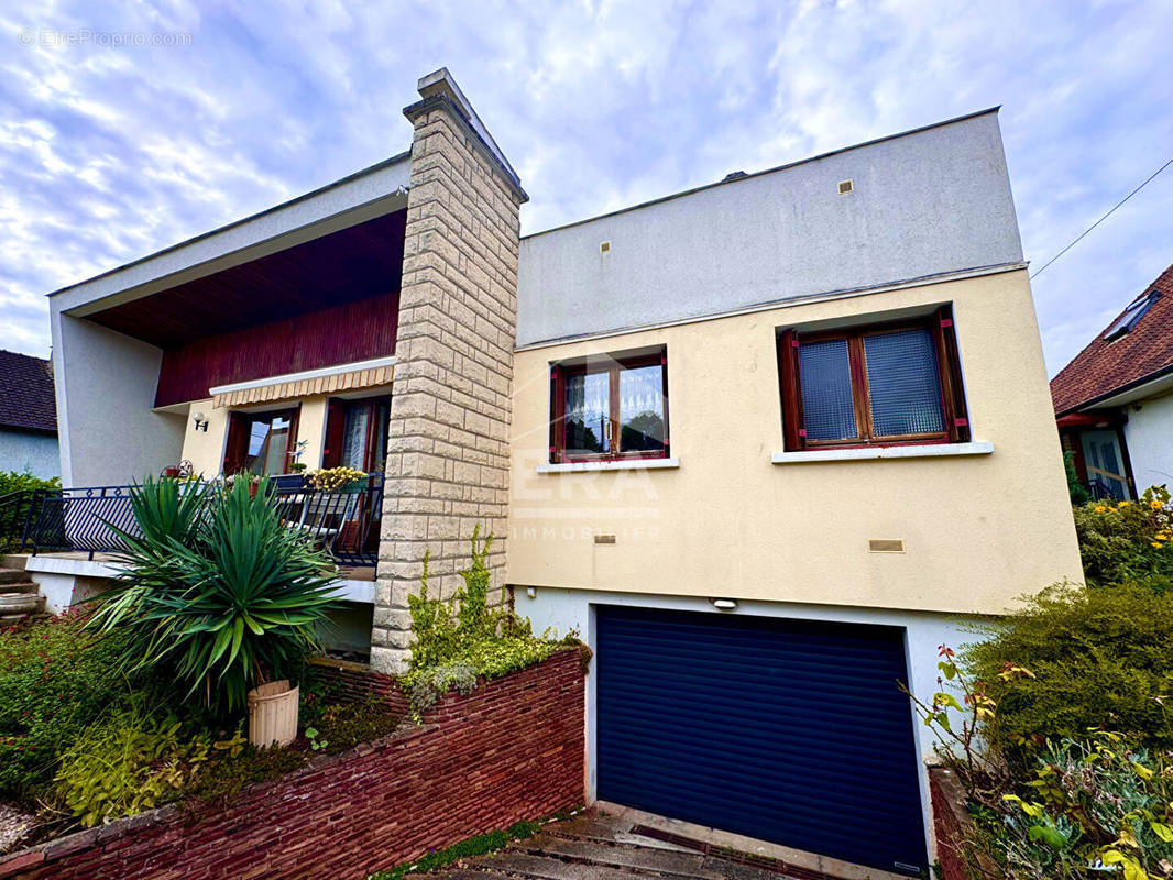 Maison à SARTROUVILLE