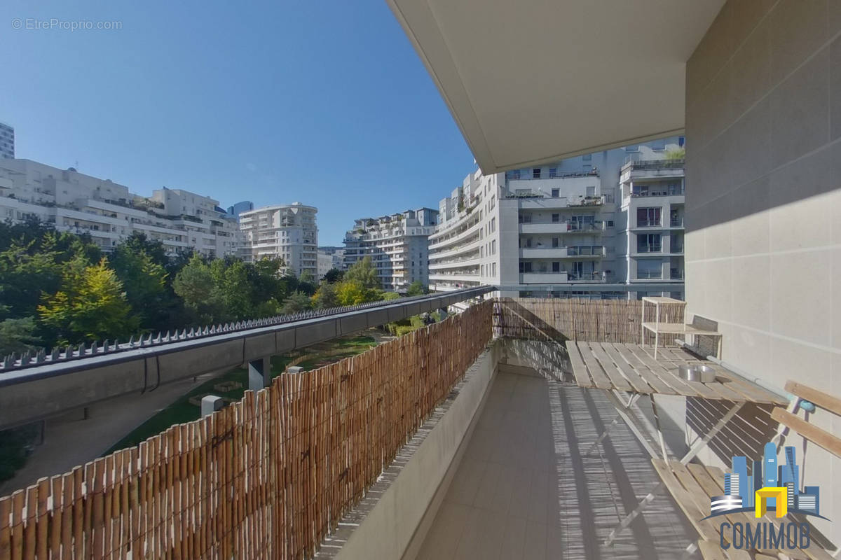 Appartement à COURBEVOIE