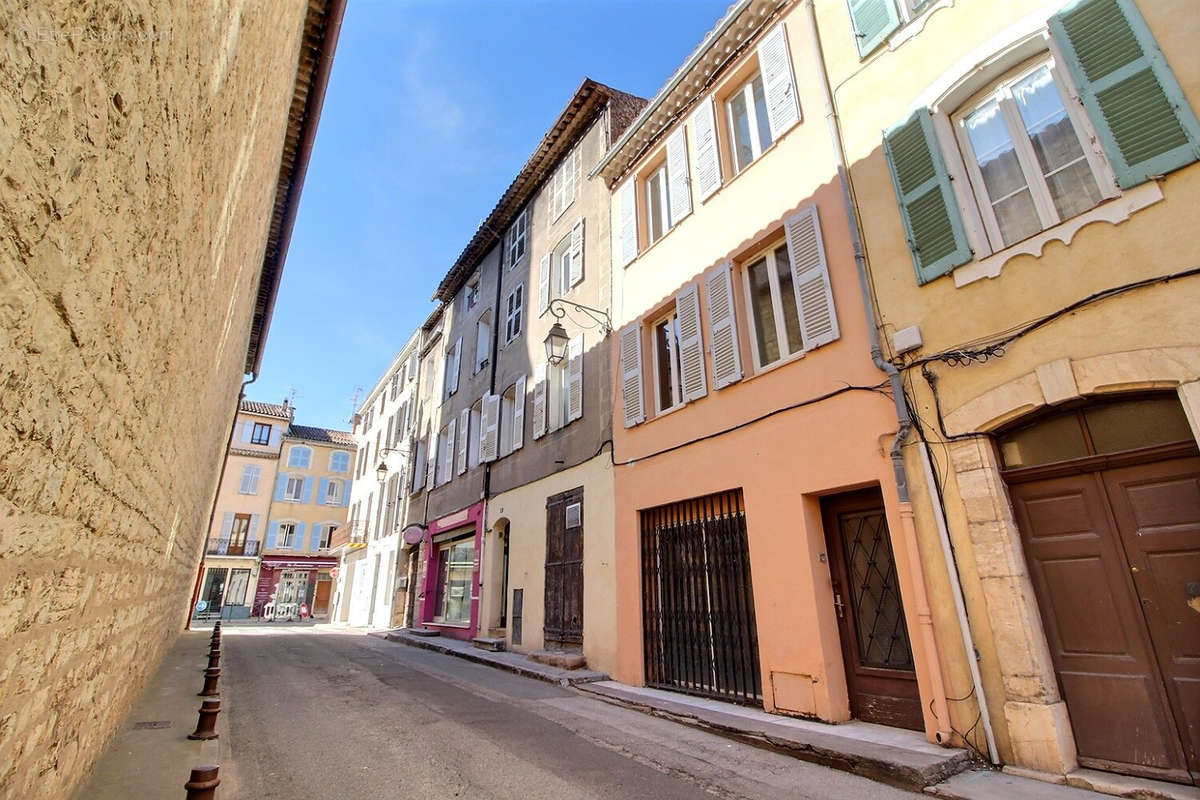 Appartement à TRANS-EN-PROVENCE