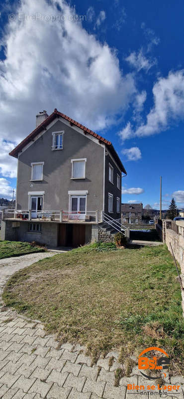 BSLE -VENTE-SAINT CHELY D&#039;APCHER -IMMEUBLE  175M2 - Appartement à SAINT-CHELY-D&#039;APCHER